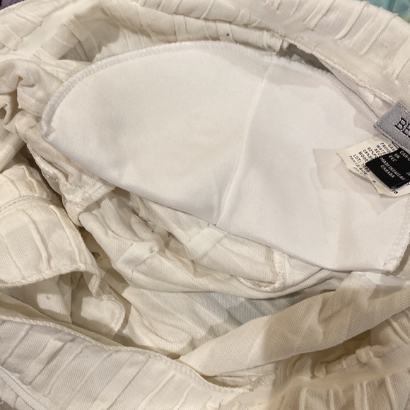 🥳Bellessa white zippered light jacket/top. Size 6 - Picture 7 of 8